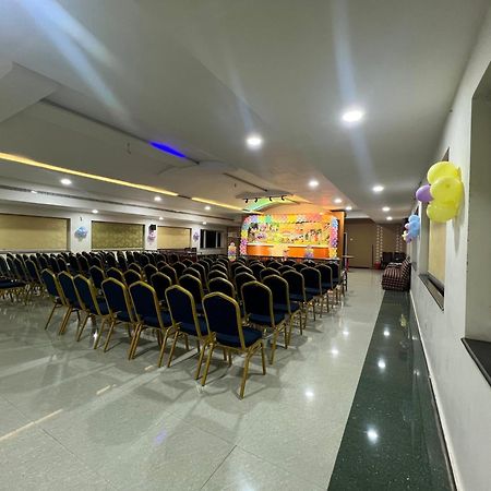 Varada Nagavali Hotel Srikakulam Exteriér fotografie