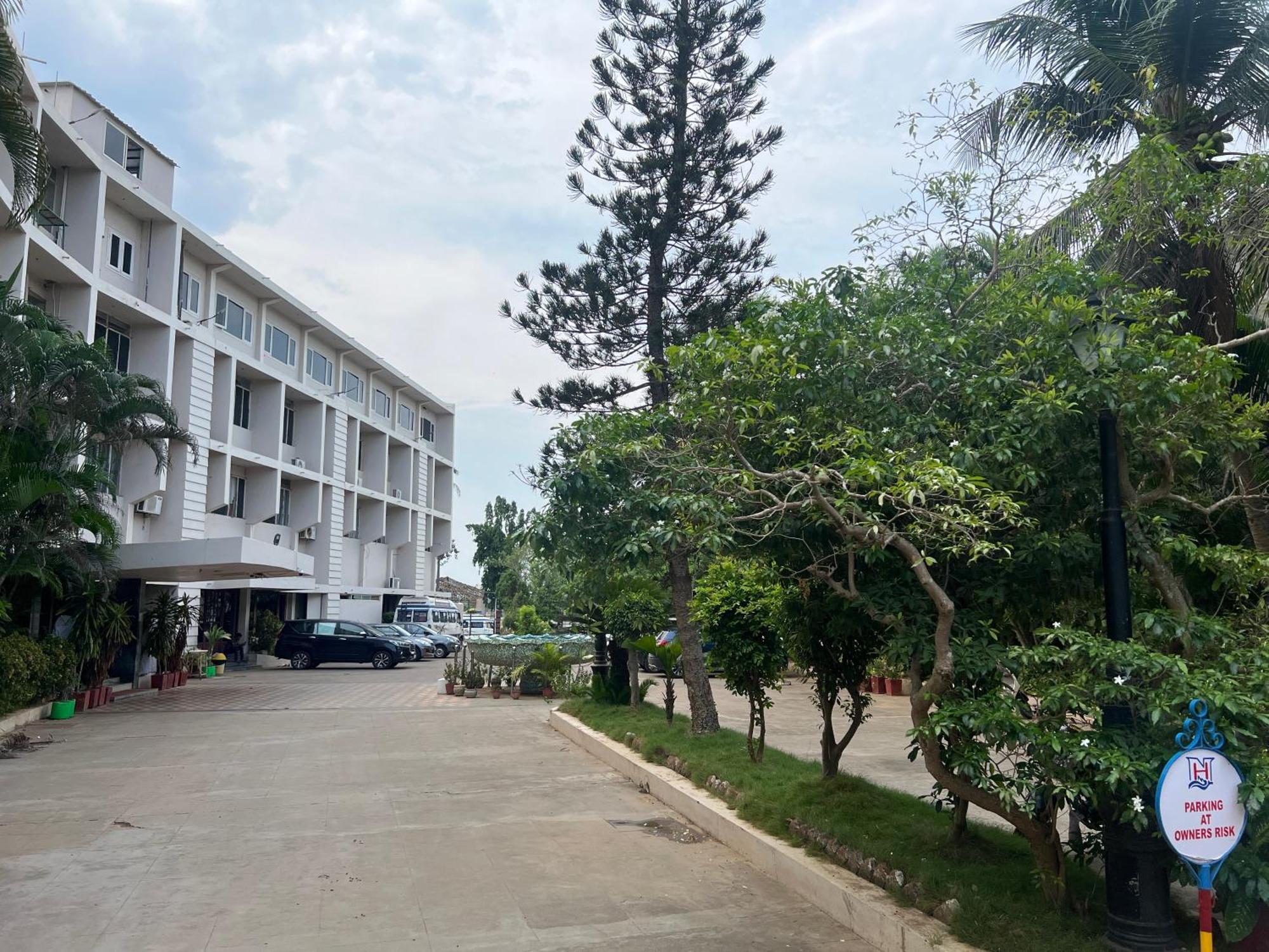 Varada Nagavali Hotel Srikakulam Exteriér fotografie