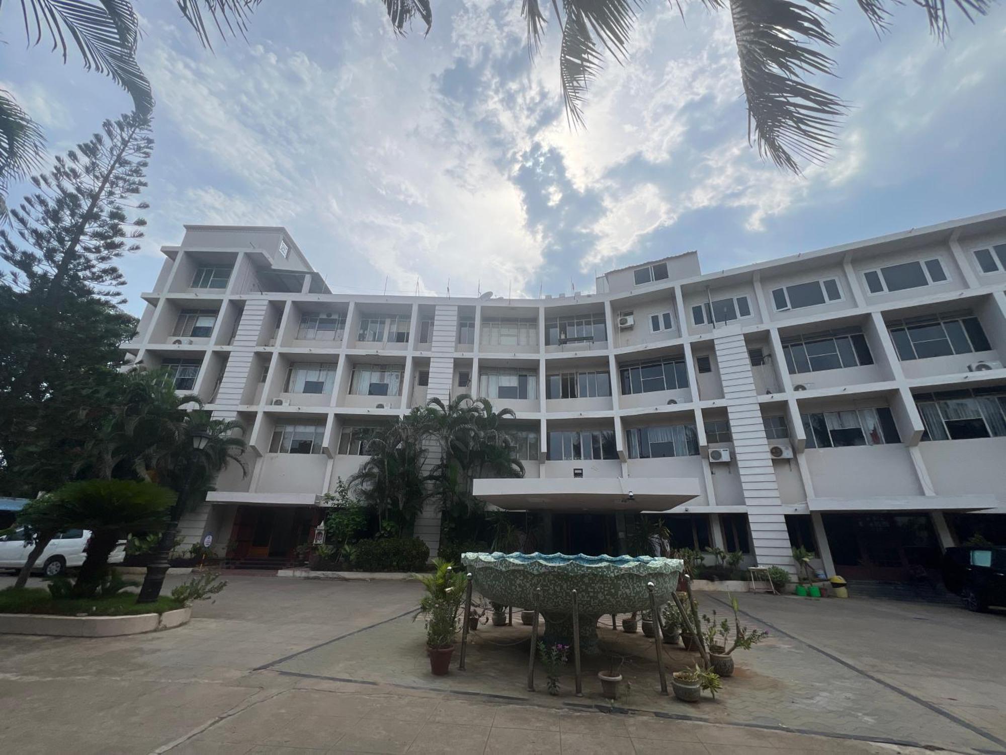 Varada Nagavali Hotel Srikakulam Exteriér fotografie