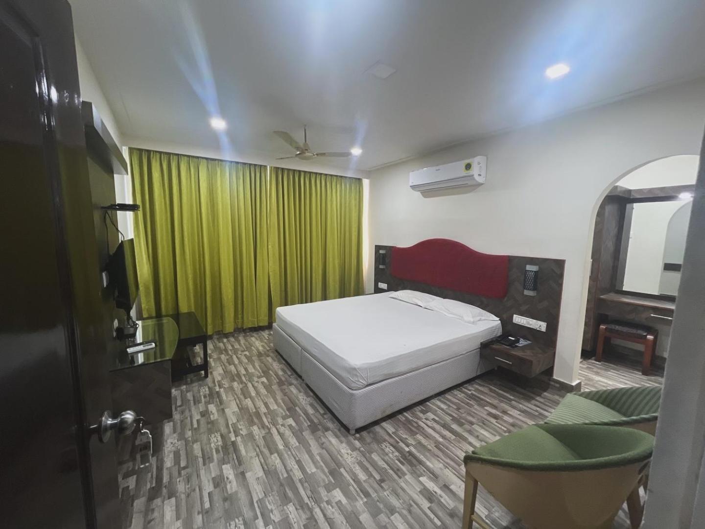 Varada Nagavali Hotel Srikakulam Exteriér fotografie